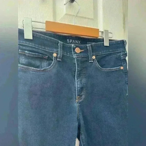 SPANX 5-pocket skinny jeans size 29 medium  wash with zipper - Picture 2 of 9